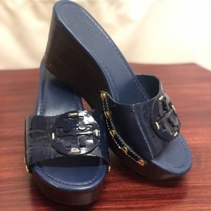 Tory Burch blue patent wooden wedge slides 7 women’s